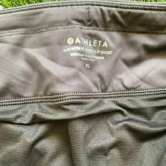 Athleta Run with It Printed 3.5" Shorts Nebula Black Size XL - Picture 5 of 8